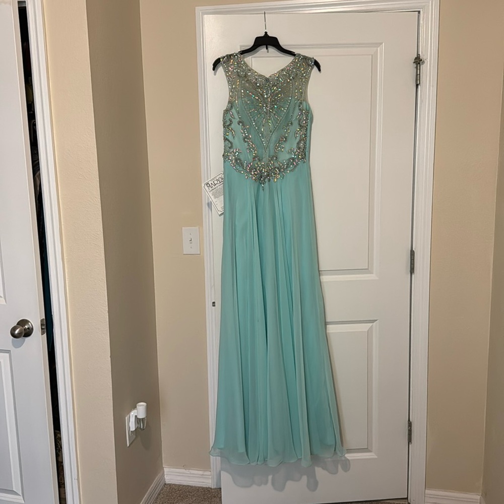 Never been worn prom dress size 10